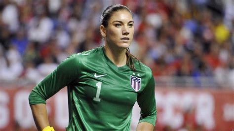 US soccer star Hope Solo responds to naked pictures after ...